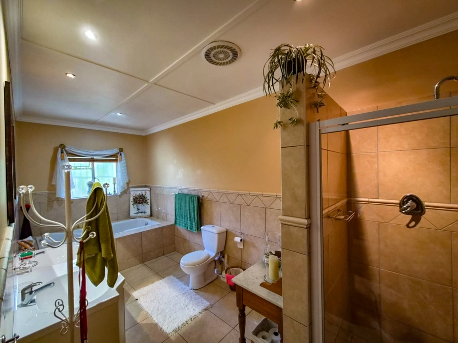 4 Bedroom Property for Sale in De Doorns Western Cape